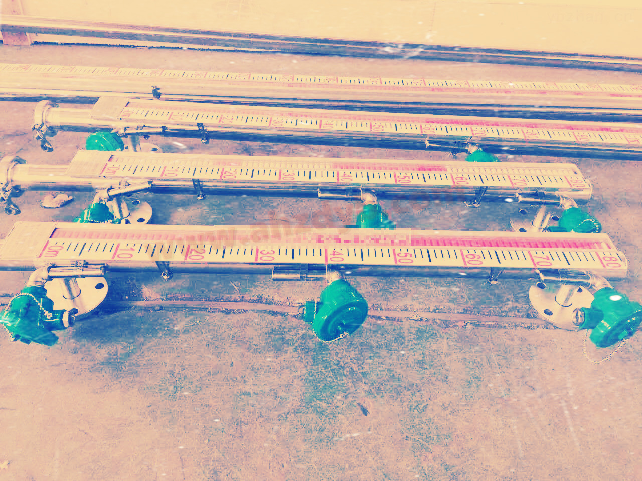 侧装带远传磁翻板液位计